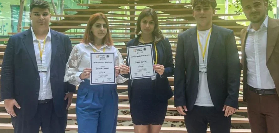 Award to Maarif International School Bucharest Debate Team